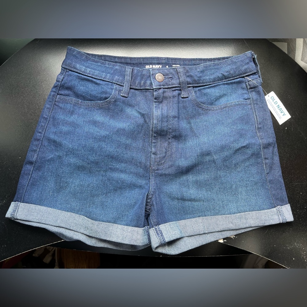 NWT Old Navy High-Waisted Wow Jean Shorts Size 6